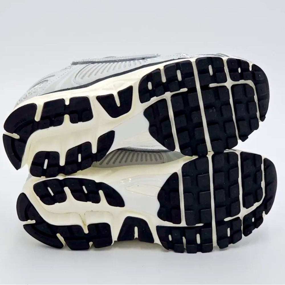 🪙📎🖇️ NIKE ZOOM VOMERO 5 METALLIC SILVER 📐🛸🗑️ - Picture 7 of 7